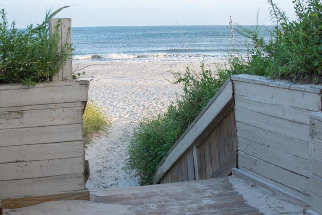 Atlantic Beach Resort, A Ramada By Wyndham Exteriör bild